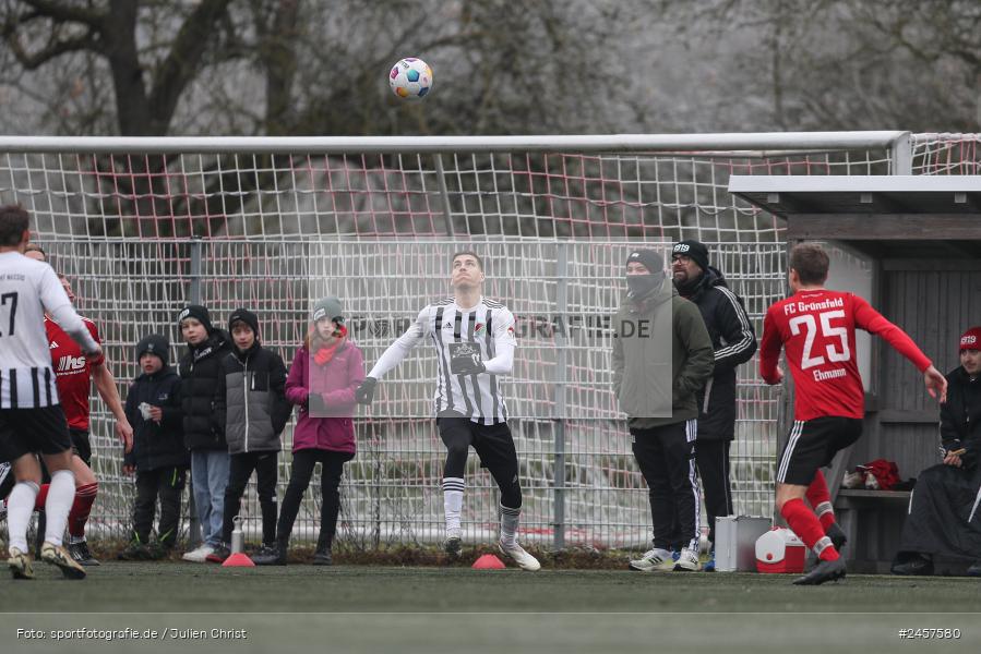 Sportgelände, Grünsfeld, 01.12.2024, sport, action, Fussball, 19. Spieltag, bfv-Landesliga Odenwald, SVE, FCG, SV Eintracht Nassig, FC Grünsfeld - Bild-ID: 2457580