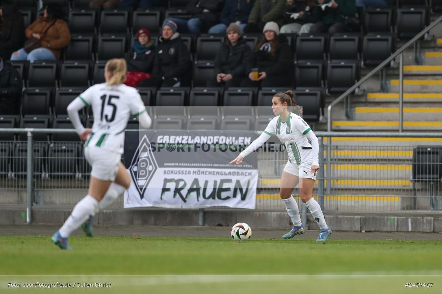 sport, action, Stadion am Brentanobad, SGE, Fussball, Frankfurt, Eintracht Frankfurt II, DFB, Borussia Mönchengladbach, BMG, 2. Frauen-Bundesliga, 15.12.2024 - Bild-ID: 2459407 sport, action, Stadion am Brentanobad, SGE, Fussball, Frankfurt, Eintracht Frankfurt II, DFB, Borussia Mönchengladbach, BMG, 2. Frauen-Bundesliga, 15.12.2024 - Bild-ID: 2459407