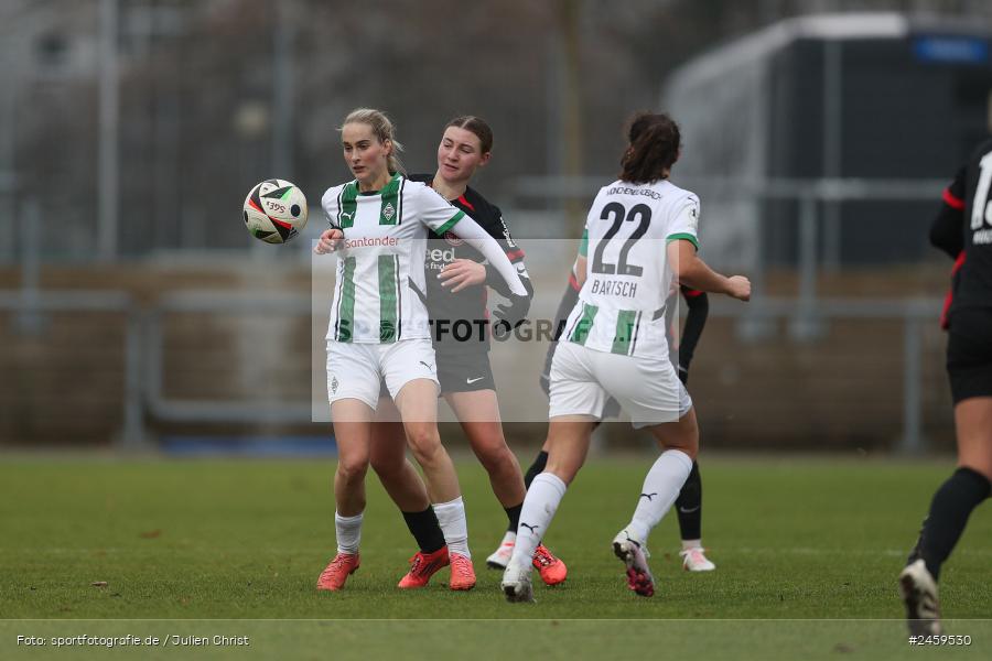 sport, action, Stadion am Brentanobad, SGE, Fussball, Frankfurt, Eintracht Frankfurt II, DFB, Borussia Mönchengladbach, BMG, 2. Frauen-Bundesliga, 15.12.2024 - Bild-ID: 2459530 sport, action, Stadion am Brentanobad, SGE, Fussball, Frankfurt, Eintracht Frankfurt II, DFB, Borussia Mönchengladbach, BMG, 2. Frauen-Bundesliga, 15.12.2024 - Bild-ID: 2459530