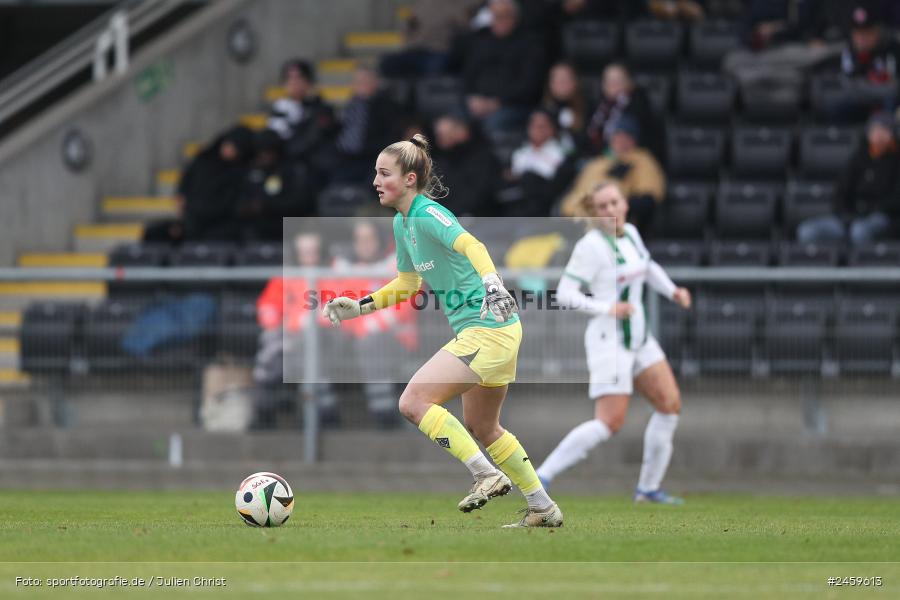 sport, action, Stadion am Brentanobad, SGE, Fussball, Frankfurt, Eintracht Frankfurt II, DFB, Borussia Mönchengladbach, BMG, 2. Frauen-Bundesliga, 15.12.2024 - Bild-ID: 2459613