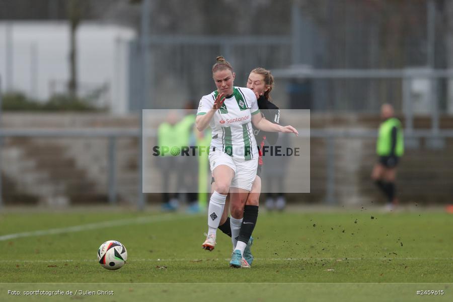 sport, action, Stadion am Brentanobad, SGE, Fussball, Frankfurt, Eintracht Frankfurt II, DFB, Borussia Mönchengladbach, BMG, 2. Frauen-Bundesliga, 15.12.2024 - Bild-ID: 2459615