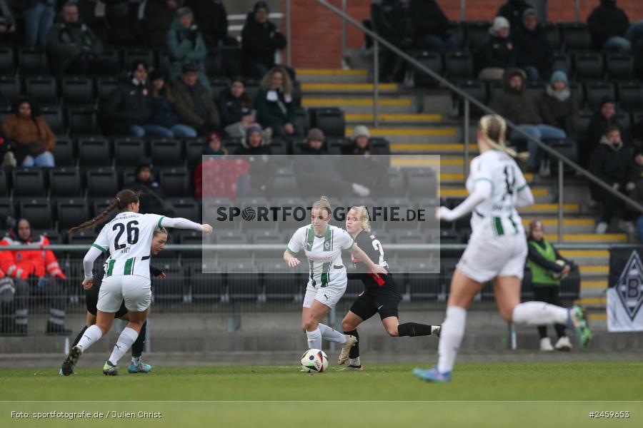 sport, action, Stadion am Brentanobad, SGE, Fussball, Frankfurt, Eintracht Frankfurt II, DFB, Borussia Mönchengladbach, BMG, 2. Frauen-Bundesliga, 15.12.2024 - Bild-ID: 2459653