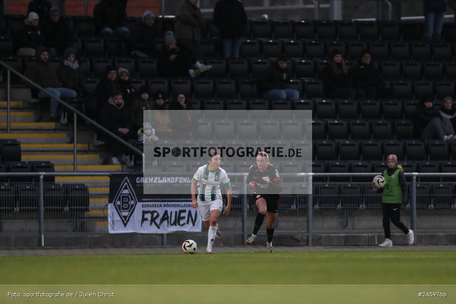 sport, action, Stadion am Brentanobad, SGE, Fussball, Frankfurt, Eintracht Frankfurt II, DFB, Borussia Mönchengladbach, BMG, 2. Frauen-Bundesliga, 15.12.2024 - Bild-ID: 2459766 sport, action, Stadion am Brentanobad, SGE, Fussball, Frankfurt, Eintracht Frankfurt II, DFB, Borussia Mönchengladbach, BMG, 2. Frauen-Bundesliga, 15.12.2024 - Bild-ID: 2459766