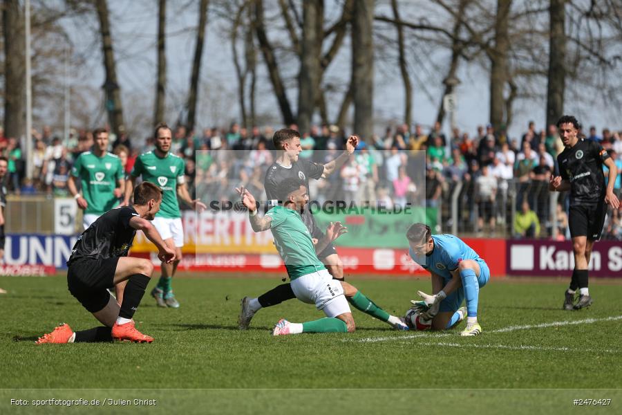 sport, action, SpVgg Ansbach, Schweinfurt, Sachs-Stadion, Regionalliga Bayern, Fussball, BFV, 28. Spieltag, 1. FC Schweinfurt 1905, 05.04.2025 - Bild-ID: 2476427