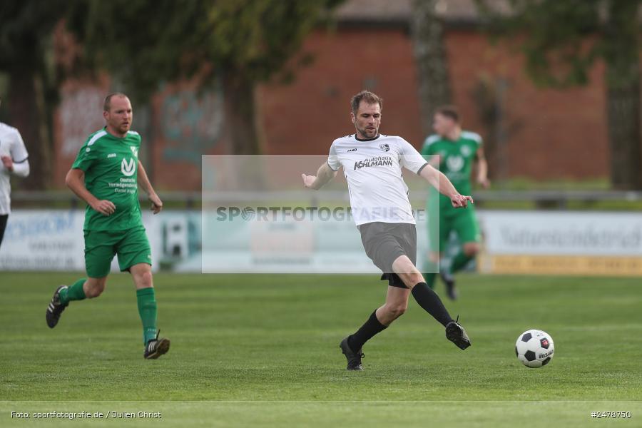 Fundamentum Sportpark, Karlburg, 16.04.2025, sport, action, BFV, Fussball, 25. Spieltag, Kreisliga Würzburg Gr. 2, FVT, TSV, FV Thüngersheim, TSV Karlburg II - Bild-ID: 2478750