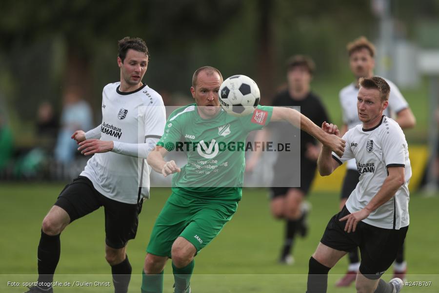 Fundamentum Sportpark, Karlburg, 16.04.2025, sport, action, BFV, Fussball, 25. Spieltag, Kreisliga Würzburg Gr. 2, FVT, TSV, FV Thüngersheim, TSV Karlburg II - Bild-ID: 2478767