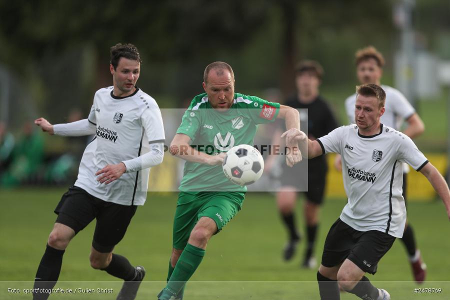 Fundamentum Sportpark, Karlburg, 16.04.2025, sport, action, BFV, Fussball, 25. Spieltag, Kreisliga Würzburg Gr. 2, FVT, TSV, FV Thüngersheim, TSV Karlburg II - Bild-ID: 2478769