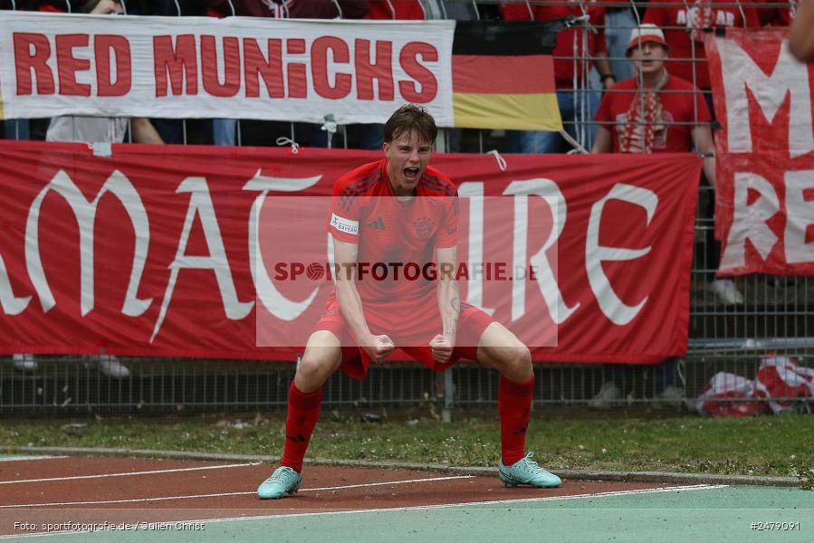 Sachs-Stadion, Schweinfurt, 17.04.2025, sport, action, BFV, Regionalliga Bayern, Fussball, 29. Spieltag, FCB, FCS, FC Bayern München II, 1. FC Schweinfurt 1905 - Bild-ID: 2479091