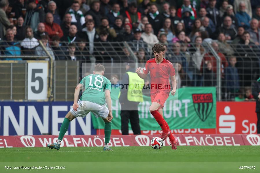 Sachs-Stadion, Schweinfurt, 17.04.2025, sport, action, BFV, Regionalliga Bayern, Fussball, 29. Spieltag, FCB, FCS, FC Bayern München II, 1. FC Schweinfurt 1905 - Bild-ID: 2479095