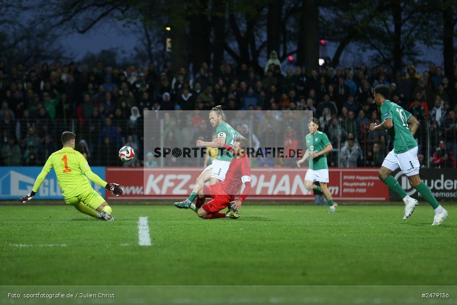 Sachs-Stadion, Schweinfurt, 17.04.2025, sport, action, BFV, Regionalliga Bayern, Fussball, 29. Spieltag, FCB, FCS, FC Bayern München II, 1. FC Schweinfurt 1905 - Bild-ID: 2479136