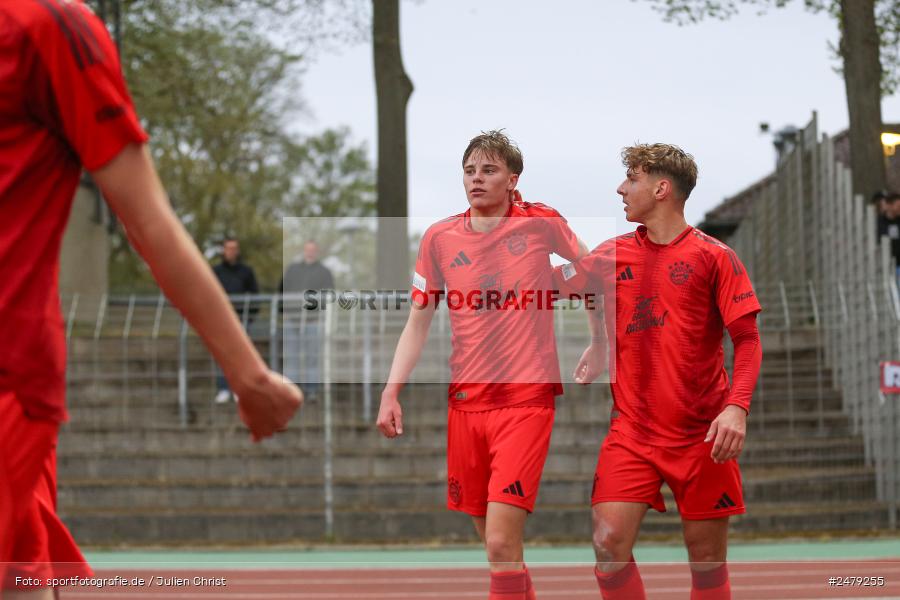sport, action, Schweinfurt, Sachs-Stadion, Regionalliga Bayern, Fussball, FCS, FCB, FC Bayern München II, BFV, 29. Spieltag, 17.04.2025, 1. FC Schweinfurt 1905 - Bild-ID: 2479255