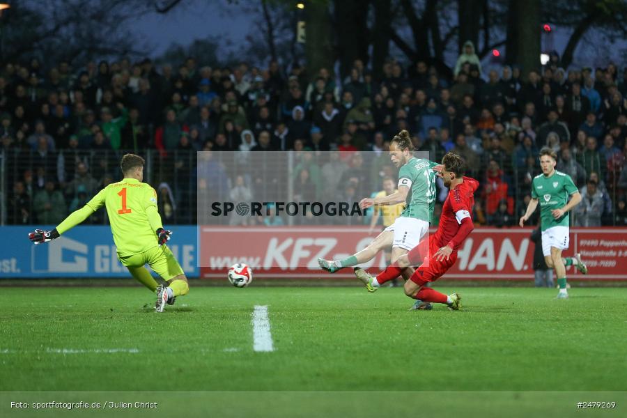 sport, action, Schweinfurt, Sachs-Stadion, Regionalliga Bayern, Fussball, FCS, FCB, FC Bayern München II, BFV, 29. Spieltag, 17.04.2025, 1. FC Schweinfurt 1905 - Bild-ID: 2479269