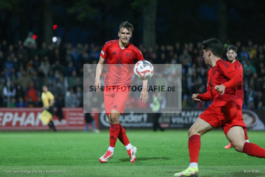 sport, action, Schweinfurt, Sachs-Stadion, Regionalliga Bayern, Fussball, FCS, FCB, FC Bayern München II, BFV, 29. Spieltag, 17.04.2025, 1. FC Schweinfurt 1905 - Bild-ID: 2479287