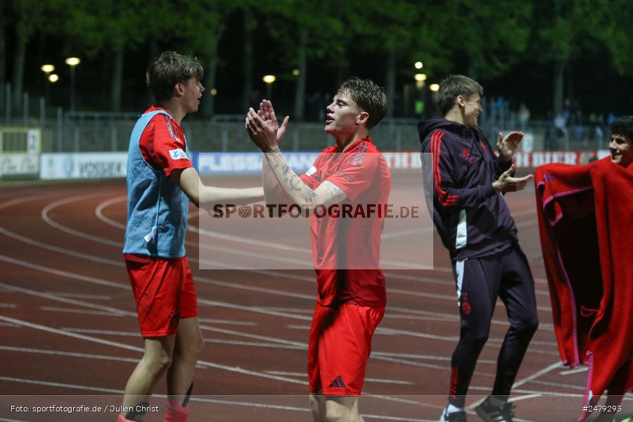 sport, action, Schweinfurt, Sachs-Stadion, Regionalliga Bayern, Fussball, FCS, FCB, FC Bayern München II, BFV, 29. Spieltag, 17.04.2025, 1. FC Schweinfurt 1905 - Bild-ID: 2479293
