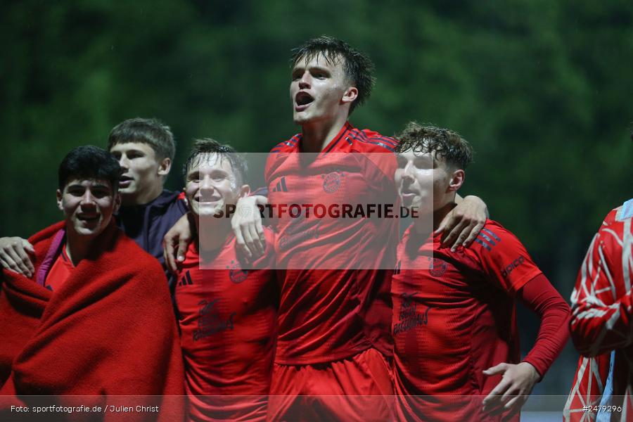 sport, action, Schweinfurt, Sachs-Stadion, Regionalliga Bayern, Fussball, FCS, FCB, FC Bayern München II, BFV, 29. Spieltag, 17.04.2025, 1. FC Schweinfurt 1905 - Bild-ID: 2479296