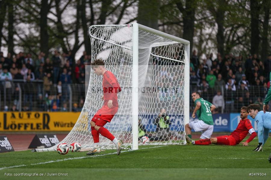 sport, action, Schweinfurt, Sachs-Stadion, Regionalliga Bayern, Fussball, FCS, FCB, FC Bayern München II, BFV, 29. Spieltag, 17.04.2025, 1. FC Schweinfurt 1905 - Bild-ID: 2479304