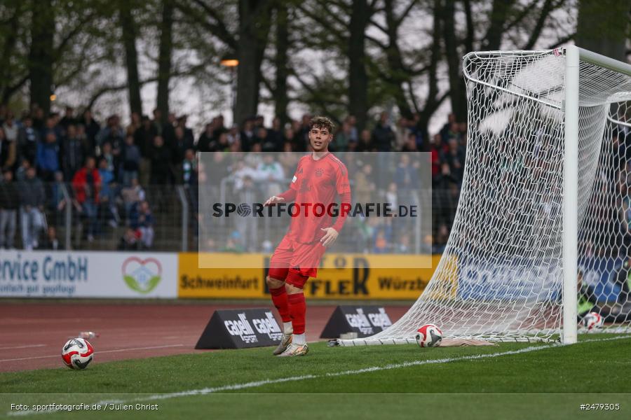 sport, action, Schweinfurt, Sachs-Stadion, Regionalliga Bayern, Fussball, FCS, FCB, FC Bayern München II, BFV, 29. Spieltag, 17.04.2025, 1. FC Schweinfurt 1905 - Bild-ID: 2479305