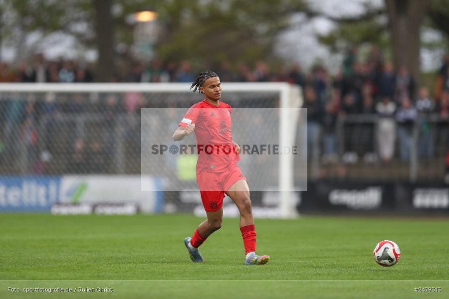 sport, action, Schweinfurt, Sachs-Stadion, Regionalliga Bayern, Fussball, FCS, FCB, FC Bayern München II, BFV, 29. Spieltag, 17.04.2025, 1. FC Schweinfurt 1905 - Bild-ID: 2479313