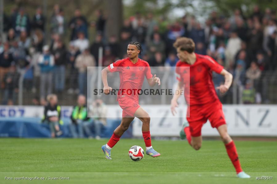 sport, action, Schweinfurt, Sachs-Stadion, Regionalliga Bayern, Fussball, FCS, FCB, FC Bayern München II, BFV, 29. Spieltag, 17.04.2025, 1. FC Schweinfurt 1905 - Bild-ID: 2479317