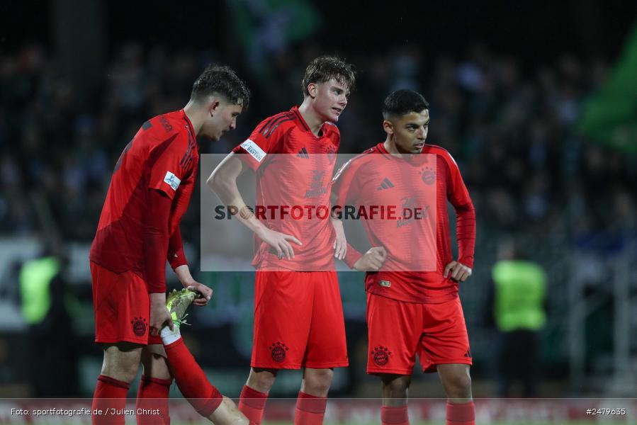 sport, action, Schweinfurt, Sachs-Stadion, Regionalliga Bayern, Fussball, FCS, FCB, FC Bayern München II, BFV, 29. Spieltag, 17.04.2025, 1. FC Schweinfurt 1905 - Bild-ID: 2479635