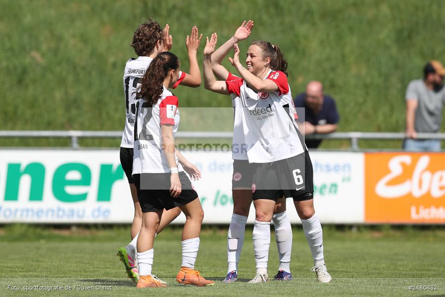 Sportanlage Erlbachweg 9, Sachsen b. Ansbach, 20.04.2025, sport, action, DFB, 2. Frauen-Bundesliga, 22. Spieltag, SGE, SVW, Eintracht Frankfurt II, SV 67 Weinberg - Bild-ID: 2480432 Sportanlage Erlbachweg 9, Sachsen b. Ansbach, 20.04.2025, sport, action, DFB, 2. Frauen-Bundesliga, 22. Spieltag, SGE, SVW, Eintracht Frankfurt II, SV 67 Weinberg - Bild-ID: 2480432