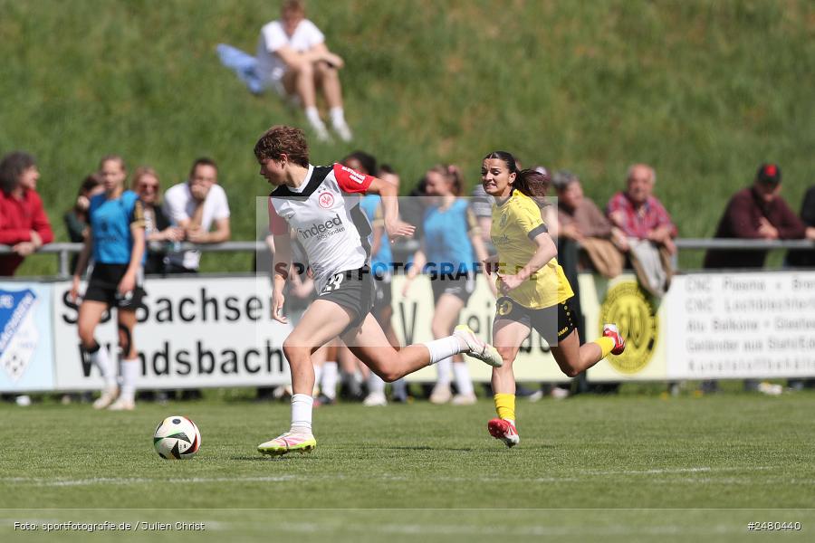 Sportanlage Erlbachweg 9, Sachsen b. Ansbach, 20.04.2025, sport, action, DFB, 2. Frauen-Bundesliga, 22. Spieltag, SGE, SVW, Eintracht Frankfurt II, SV 67 Weinberg - Bild-ID: 2480440 Sportanlage Erlbachweg 9, Sachsen b. Ansbach, 20.04.2025, sport, action, DFB, 2. Frauen-Bundesliga, 22. Spieltag, SGE, SVW, Eintracht Frankfurt II, SV 67 Weinberg - Bild-ID: 2480440