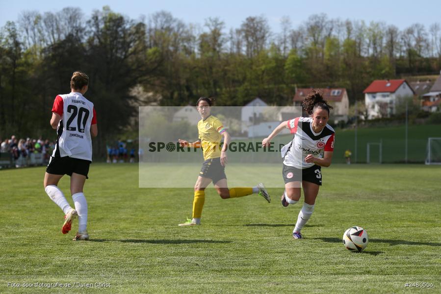 sport, action, Sportanlage Erlbachweg 9, Sachsen b. Ansbach, SVW, SV 67 Weinberg, SGE, Eintracht Frankfurt II, DFB, 22. Spieltag, 20.04.2025, 2. Frauen-Bundesliga - Bild-ID: 2480506