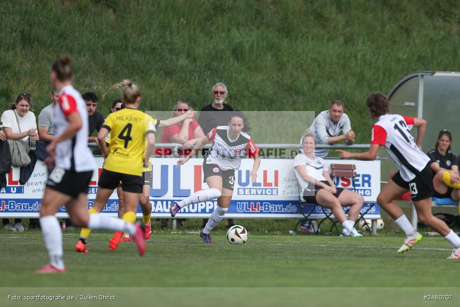 sport, action, Sportanlage Erlbachweg 9, Sachsen b. Ansbach, SVW, SV 67 Weinberg, SGE, Eintracht Frankfurt II, DFB, 22. Spieltag, 20.04.2025, 2. Frauen-Bundesliga - Bild-ID: 2480707