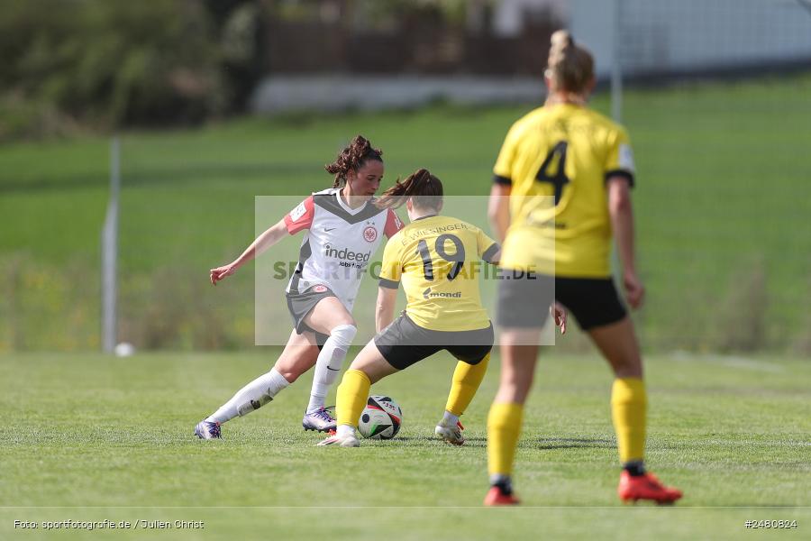 sport, action, Sportanlage Erlbachweg 9, Sachsen b. Ansbach, SVW, SV 67 Weinberg, SGE, Eintracht Frankfurt II, DFB, 22. Spieltag, 20.04.2025, 2. Frauen-Bundesliga - Bild-ID: 2480824