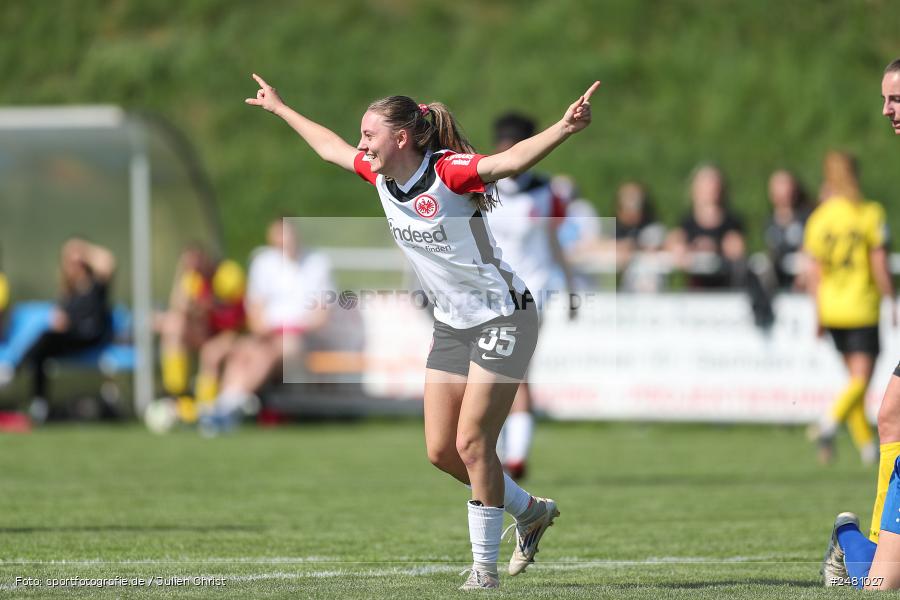 sport, action, Sportanlage Erlbachweg 9, Sachsen b. Ansbach, SVW, SV 67 Weinberg, SGE, Eintracht Frankfurt II, DFB, 22. Spieltag, 20.04.2025, 2. Frauen-Bundesliga - Bild-ID: 2481027