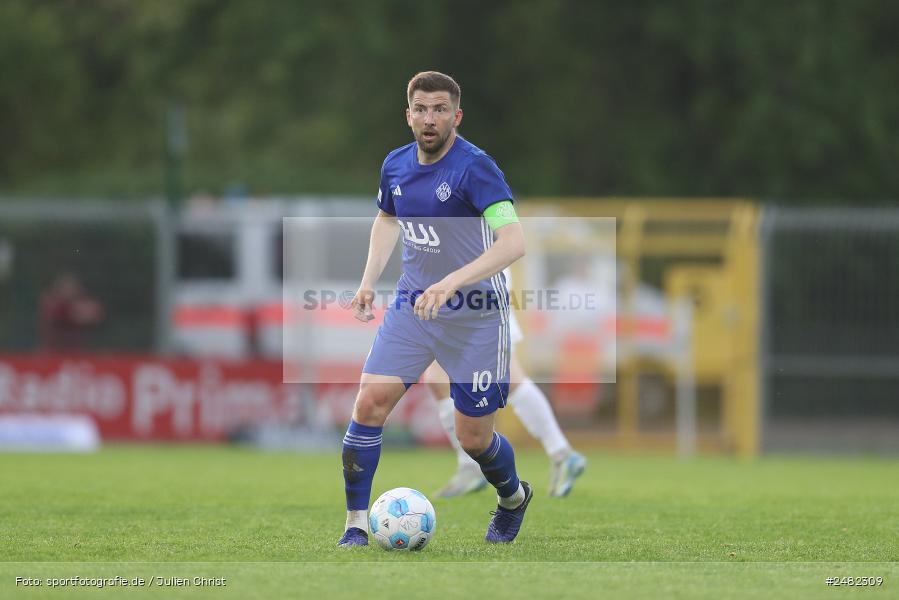 Stadion am Schönbusch, Aschaffenburg, 25.04.2025, sport, action, Fussball, BFV, 31. Spieltag, Regionalliga Bayern, FCS, SVA, 1. FC Schweinfurt 1905, SV Viktoria Aschaffenburg - Bild-ID: 2482309