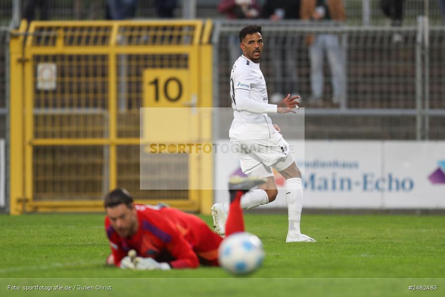 sport, action, Stadion am Schönbusch, SVA, SV Viktoria Aschaffenburg, Regionalliga Bayern, Fussball, FCS, BFV, Aschaffenburg, 31. Spieltag, 25.04.2025, 1. FC Schweinfurt 1905 - Bild-ID: 2482483