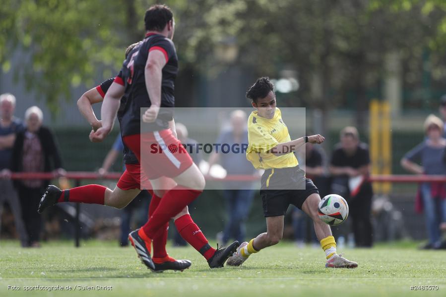sport, action, Sportgelände, SGB, SG Burgsinn, Kreisklasse Würzburg Gr. 3, Fussball, Burgsinn, BSC Aura, BFV, BCA, 27. Spieltag, 26.04.2025 - Bild-ID: 2483570