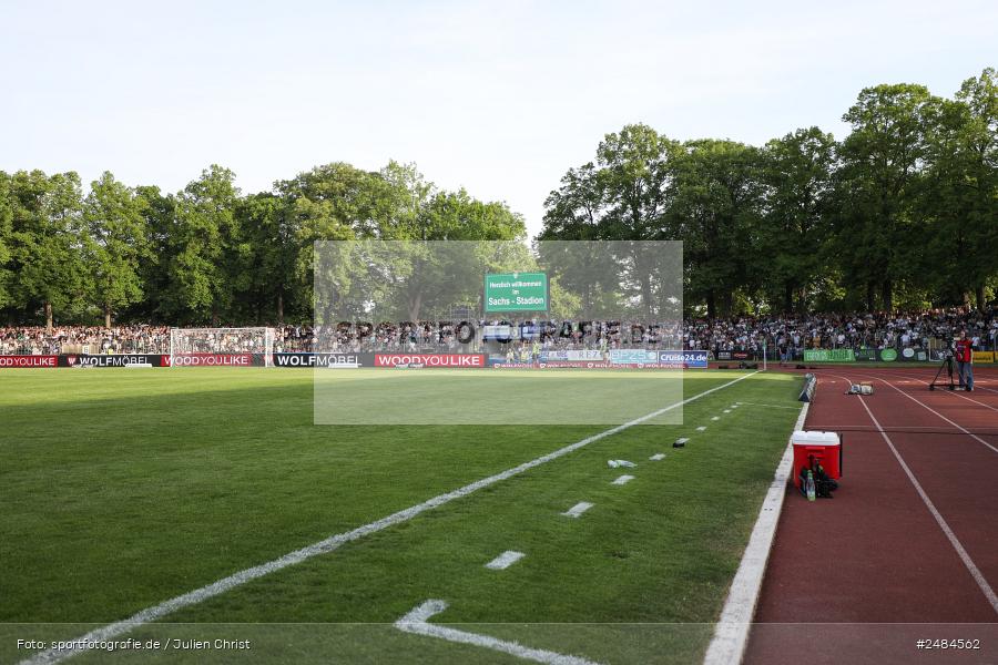 sport, action, Willy Sachs Stadion, Schweinfurt, Regionalliga Bayern, Fussball, FWK, FCS, FC Würzburger Kickers, BFV, 32. Spieltag, 1. FC Schweinfurt 1905, 02.05.2025 - Bild-ID: 2484562