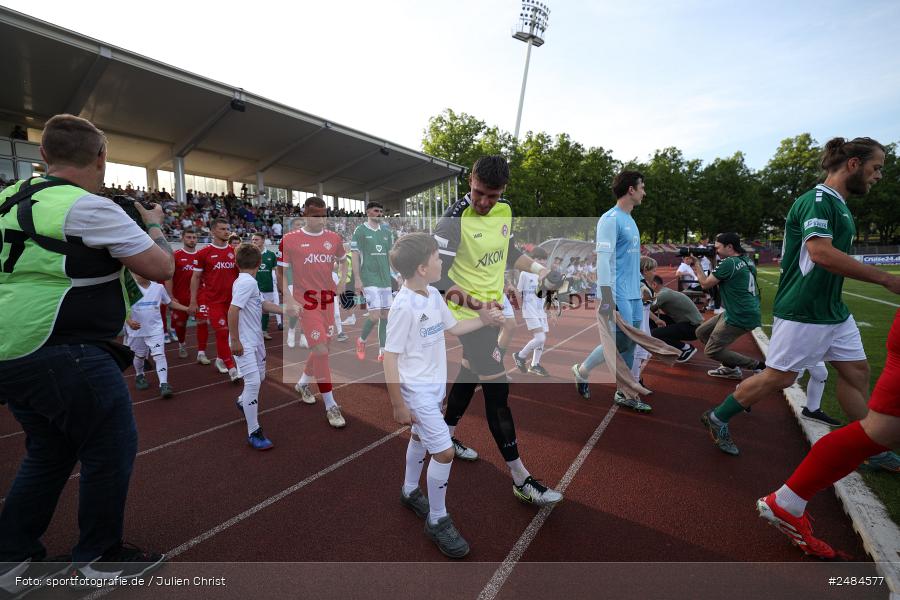 sport, action, Willy Sachs Stadion, Schweinfurt, Regionalliga Bayern, Fussball, FWK, FCS, FC Würzburger Kickers, BFV, 32. Spieltag, 1. FC Schweinfurt 1905, 02.05.2025 - Bild-ID: 2484577