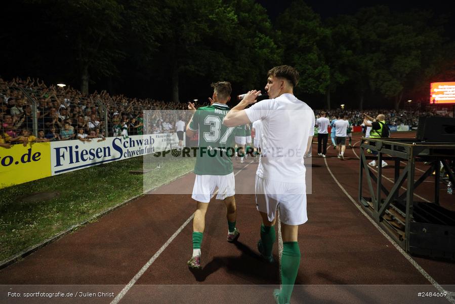 sport, action, Willy Sachs Stadion, Schweinfurt, Regionalliga Bayern, Fussball, FWK, FCS, FC Würzburger Kickers, BFV, 32. Spieltag, 1. FC Schweinfurt 1905, 02.05.2025 - Bild-ID: 2484669