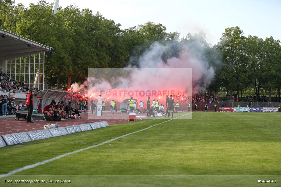 sport, action, Willy Sachs Stadion, Schweinfurt, Regionalliga Bayern, Fussball, FWK, FCS, FC Würzburger Kickers, BFV, 32. Spieltag, 1. FC Schweinfurt 1905, 02.05.2025 - Bild-ID: 2484840