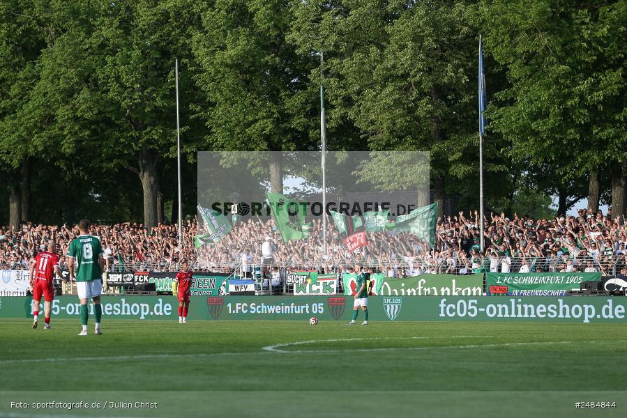 sport, action, Willy Sachs Stadion, Schweinfurt, Regionalliga Bayern, Fussball, FWK, FCS, FC Würzburger Kickers, BFV, 32. Spieltag, 1. FC Schweinfurt 1905, 02.05.2025 - Bild-ID: 2484844
