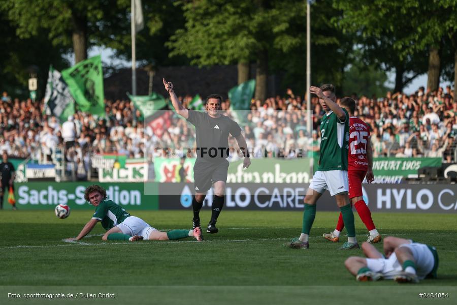 sport, action, Willy Sachs Stadion, Schweinfurt, Regionalliga Bayern, Fussball, FWK, FCS, FC Würzburger Kickers, BFV, 32. Spieltag, 1. FC Schweinfurt 1905, 02.05.2025 - Bild-ID: 2484854