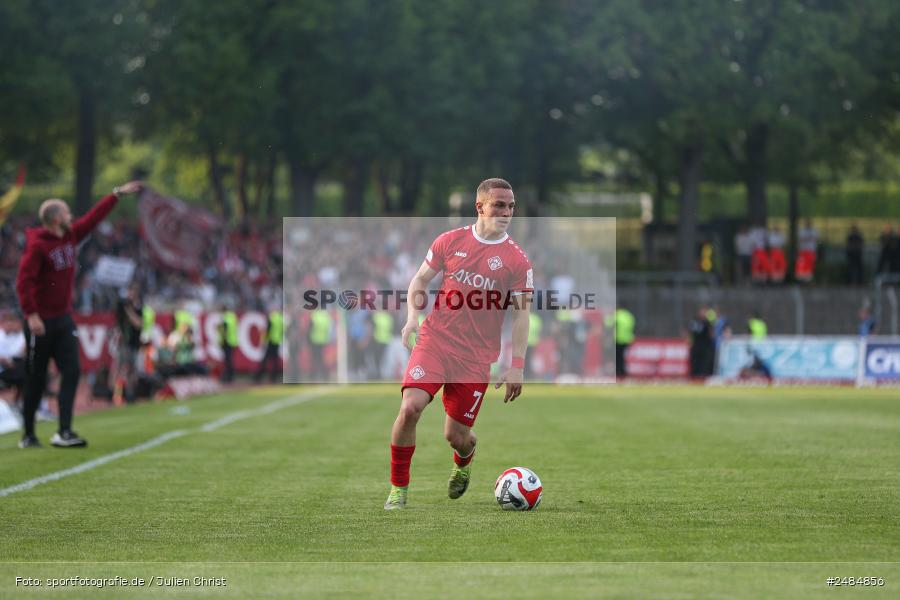 sport, action, Willy Sachs Stadion, Schweinfurt, Regionalliga Bayern, Fussball, FWK, FCS, FC Würzburger Kickers, BFV, 32. Spieltag, 1. FC Schweinfurt 1905, 02.05.2025 - Bild-ID: 2484856