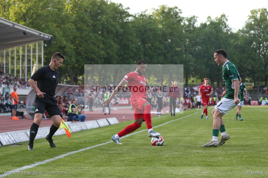 sport, action, Willy Sachs Stadion, Schweinfurt, Regionalliga Bayern, Fussball, FWK, FCS, FC Würzburger Kickers, BFV, 32. Spieltag, 1. FC Schweinfurt 1905, 02.05.2025 - Bild-ID: 2484865