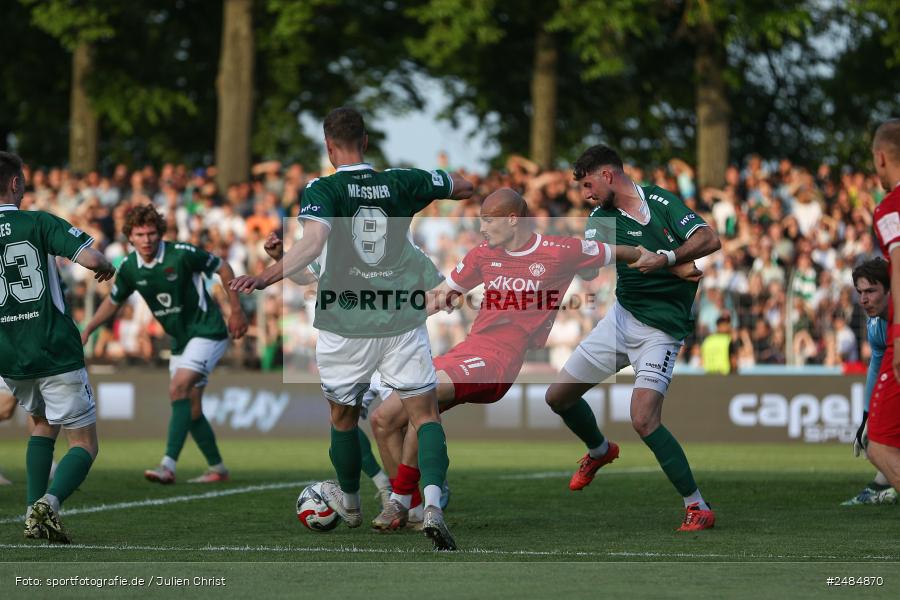 sport, action, Willy Sachs Stadion, Schweinfurt, Regionalliga Bayern, Fussball, FWK, FCS, FC Würzburger Kickers, BFV, 32. Spieltag, 1. FC Schweinfurt 1905, 02.05.2025 - Bild-ID: 2484870