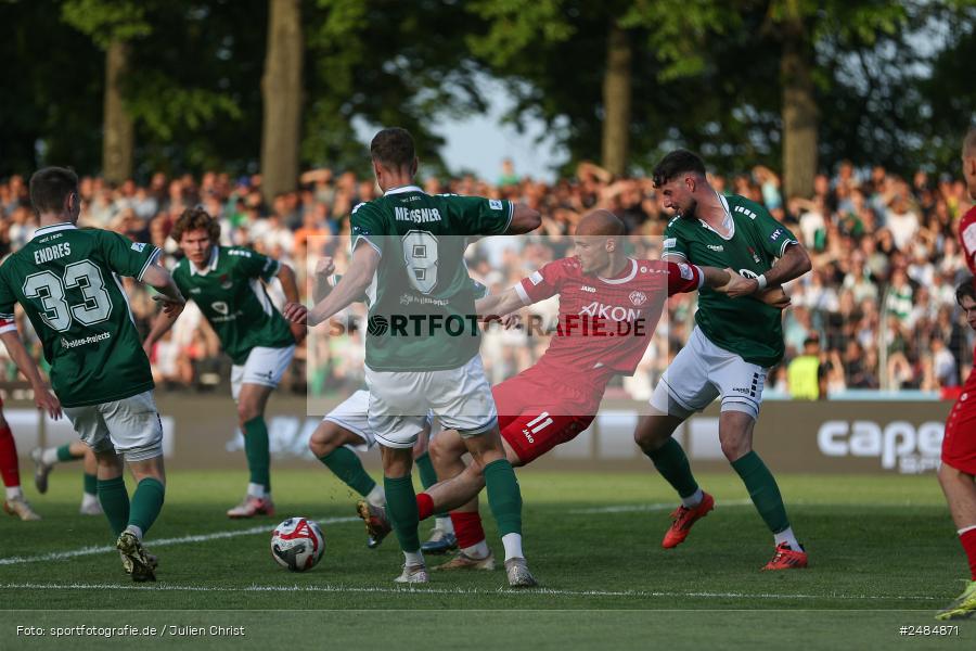 sport, action, Willy Sachs Stadion, Schweinfurt, Regionalliga Bayern, Fussball, FWK, FCS, FC Würzburger Kickers, BFV, 32. Spieltag, 1. FC Schweinfurt 1905, 02.05.2025 - Bild-ID: 2484871