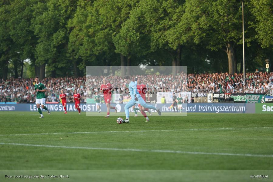 sport, action, Willy Sachs Stadion, Schweinfurt, Regionalliga Bayern, Fussball, FWK, FCS, FC Würzburger Kickers, BFV, 32. Spieltag, 1. FC Schweinfurt 1905, 02.05.2025 - Bild-ID: 2484884