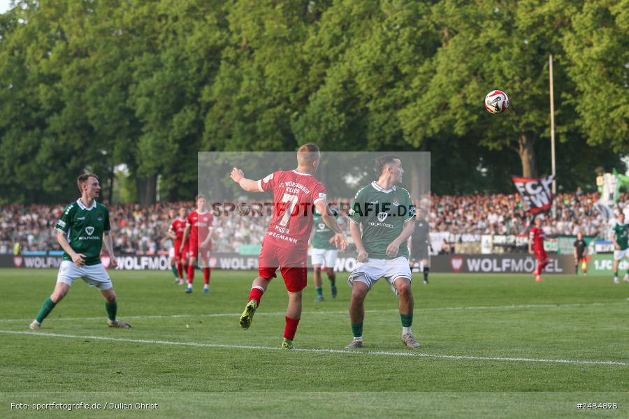 sport, action, Willy Sachs Stadion, Schweinfurt, Regionalliga Bayern, Fussball, FWK, FCS, FC Würzburger Kickers, BFV, 32. Spieltag, 1. FC Schweinfurt 1905, 02.05.2025 - Bild-ID: 2484898