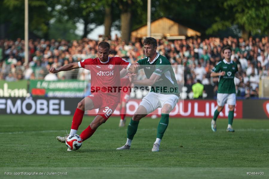 sport, action, Willy Sachs Stadion, Schweinfurt, Regionalliga Bayern, Fussball, FWK, FCS, FC Würzburger Kickers, BFV, 32. Spieltag, 1. FC Schweinfurt 1905, 02.05.2025 - Bild-ID: 2484900