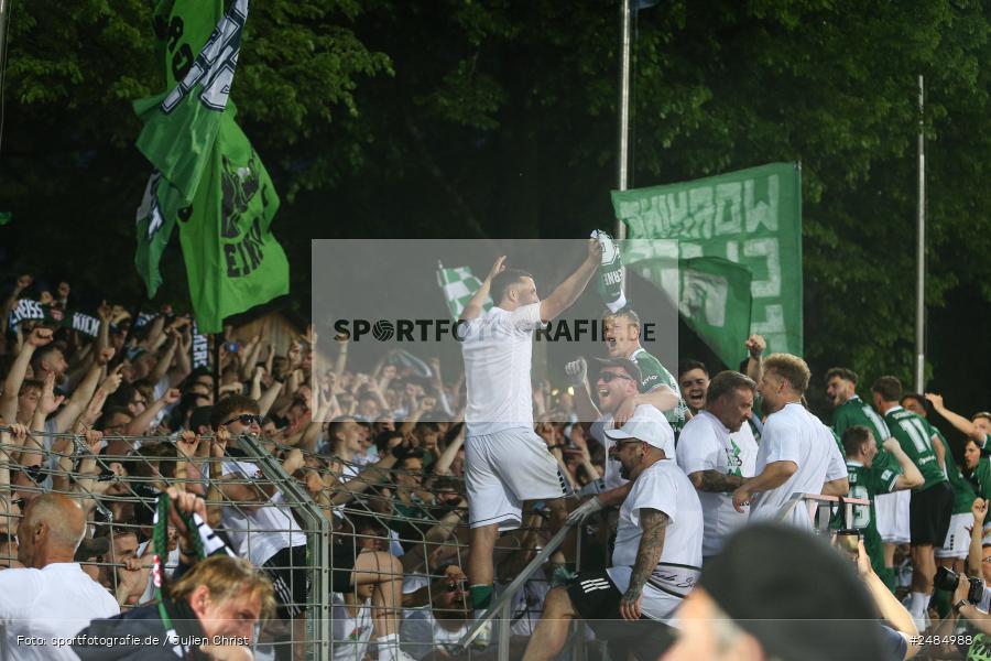 sport, action, Willy Sachs Stadion, Schweinfurt, Regionalliga Bayern, Fussball, FWK, FCS, FC Würzburger Kickers, BFV, 32. Spieltag, 1. FC Schweinfurt 1905, 02.05.2025 - Bild-ID: 2484988