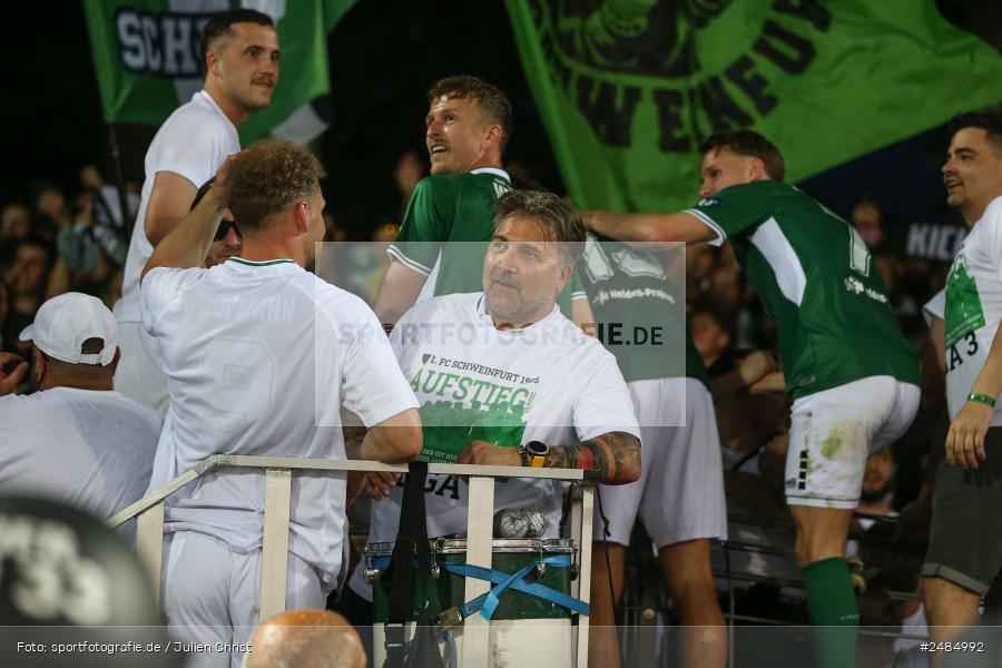 sport, action, Willy Sachs Stadion, Schweinfurt, Regionalliga Bayern, Fussball, FWK, FCS, FC Würzburger Kickers, BFV, 32. Spieltag, 1. FC Schweinfurt 1905, 02.05.2025 - Bild-ID: 2484992