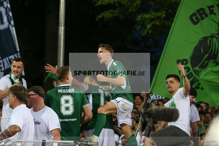 sport, action, Willy Sachs Stadion, Schweinfurt, Regionalliga Bayern, Fussball, FWK, FCS, FC Würzburger Kickers, BFV, 32. Spieltag, 1. FC Schweinfurt 1905, 02.05.2025 - Bild-ID: 2484995