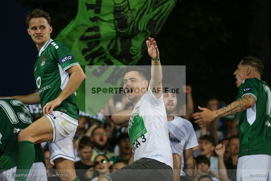 sport, action, Willy Sachs Stadion, Schweinfurt, Regionalliga Bayern, Fussball, FWK, FCS, FC Würzburger Kickers, BFV, 32. Spieltag, 1. FC Schweinfurt 1905, 02.05.2025 - Bild-ID: 2485002